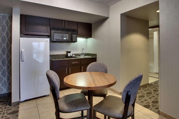 Drury Plaza Hotel San Antonio Airport image 17