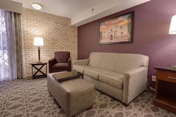 Drury Plaza Hotel San Antonio Airport image 26