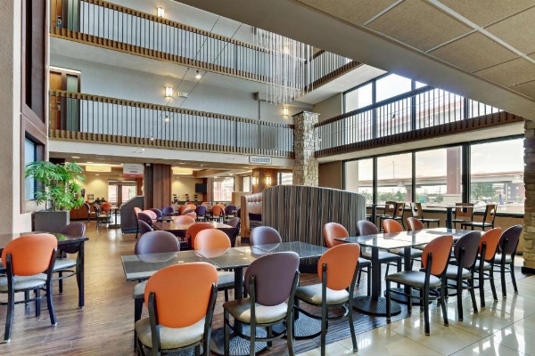 Drury Plaza Hotel San Antonio Airport image 8